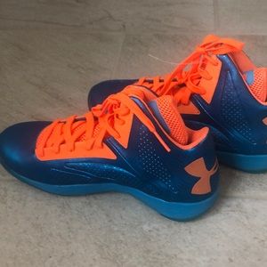 Brand new under armour basketball shoes! Size 11.
